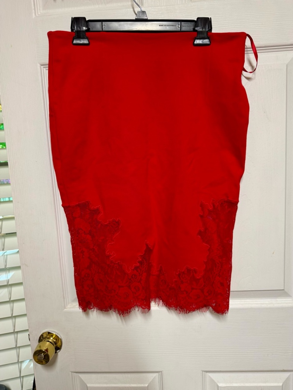 Victoria’s Secret Body Red Lace Pencil Skirt – Size 10